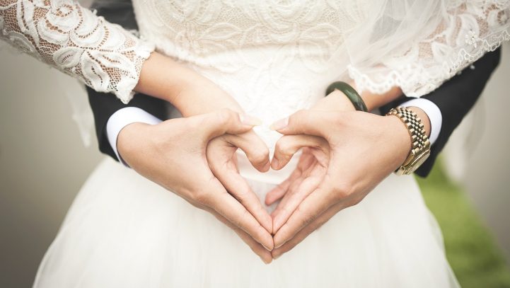 Während erster Ehe erklärter notarieller Erbverzicht gilt nicht für zweite Ehe mit demselben Ehegatten